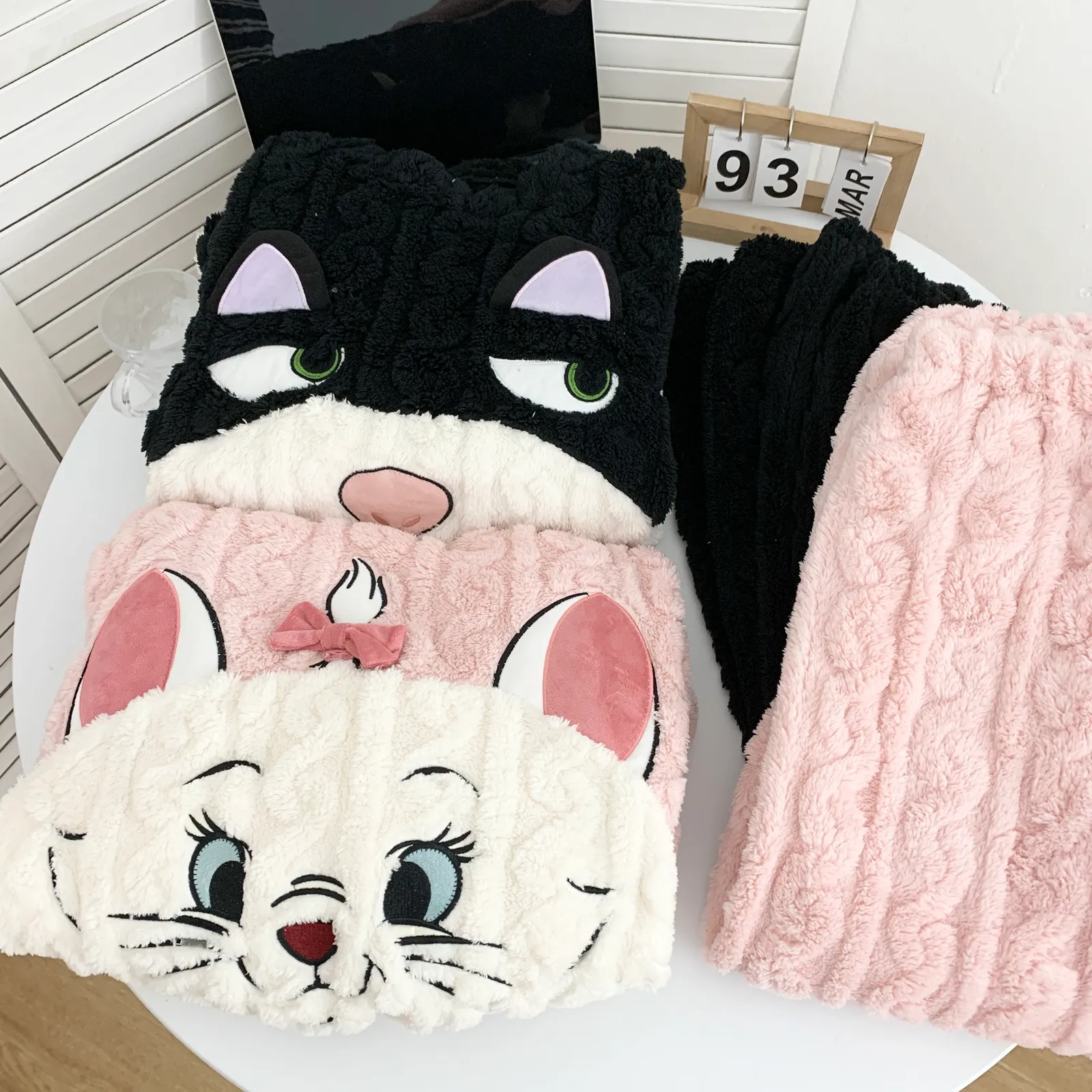 Couple #Cute Kitten Autumn Winter Jacquard Fleece Thickened Fleece Pajamas Couple Cute Cartoon Set Homewear · Wholesale · OEM · Worldwide Shipping