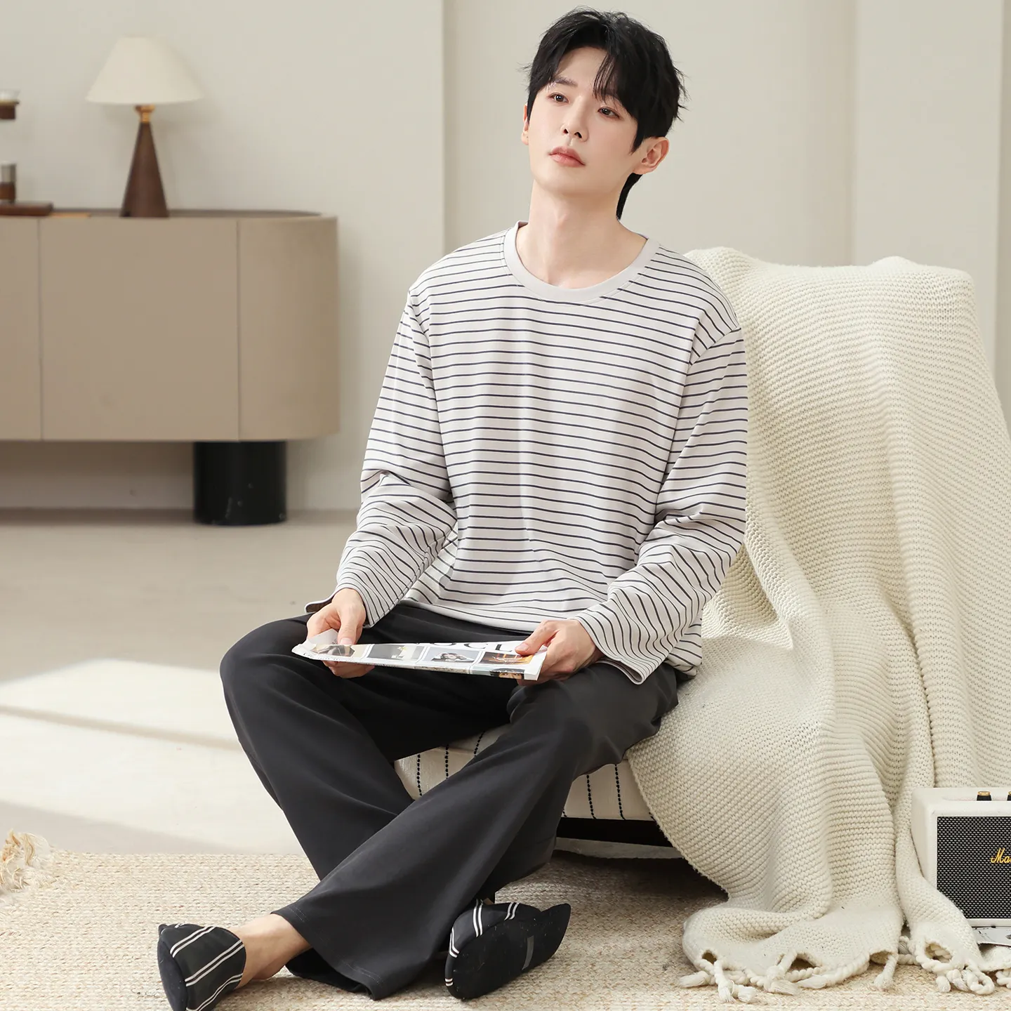 남성 순면 긴팔 긴바지 2피스 세트 봄가을 신상 캐주얼 심플 라운드넥 풀오버 홈웨어 외출 가능 · 도매 · OEM · 전 세계 배송 - View 1