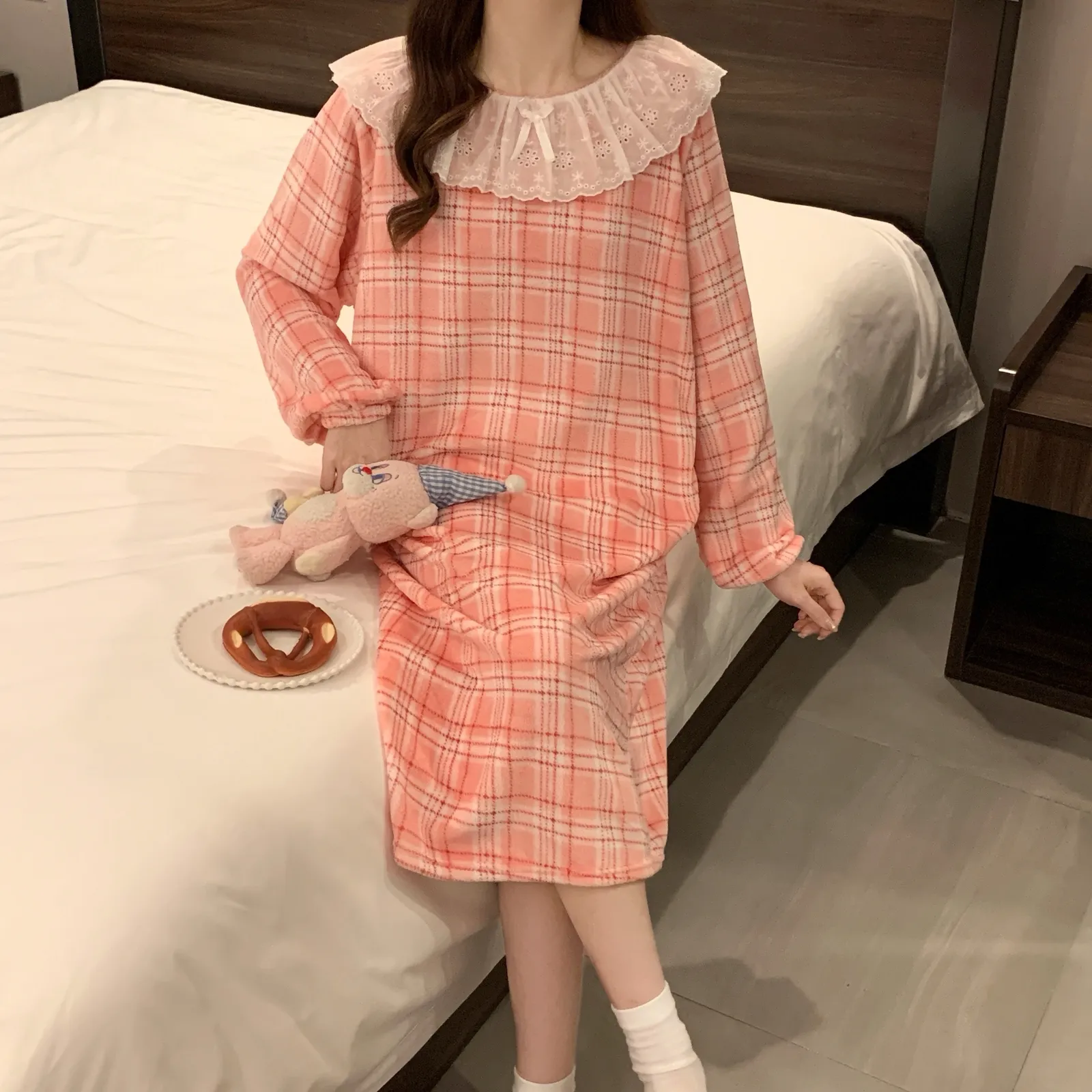 Flannel Lace Sleep Dress for Women Winter Loose Plus Size Coral Fleece Pajamas Cartoon Homewear · Wholesale · OEM · Worldwide Shipping - Detail 1