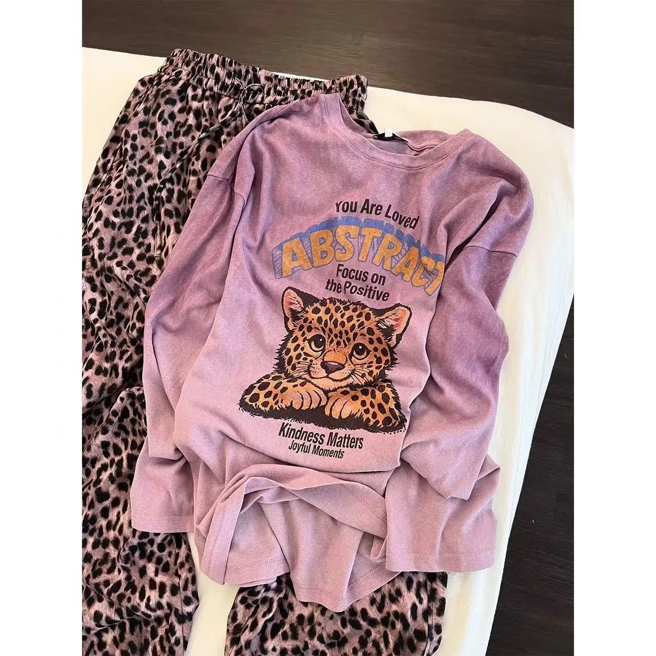 Source Factory/In Stock Purple Charm Leopard Print Long Sleeve Long Pants Casual Pajama Set Wearable Outside · Wholesale · OEM · Worldwide Shipping - Detail 1