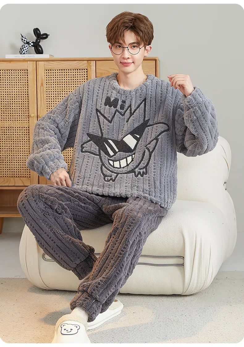 Nouveauté hiver pyjama homme polaire jacquard col rond motif cartoon épais · Grossiste · OEM · Mondial - Detail 21