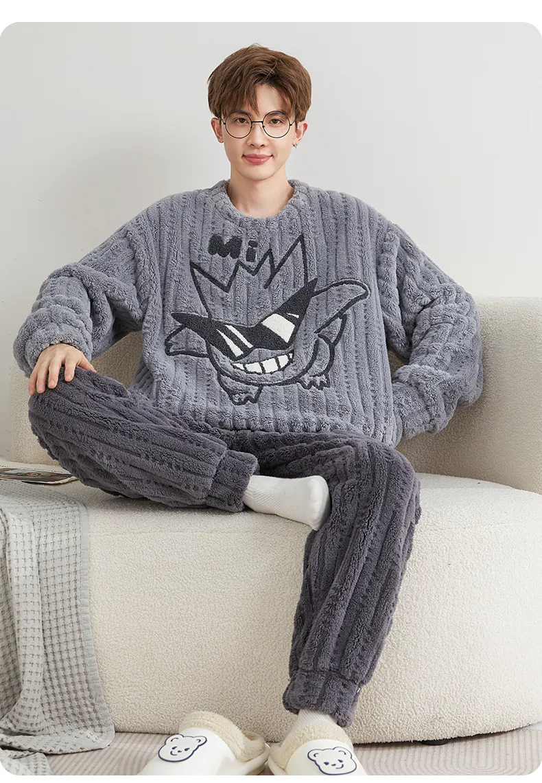 Nouveauté hiver pyjama homme polaire jacquard col rond motif cartoon épais · Grossiste · OEM · Mondial - Detail 20