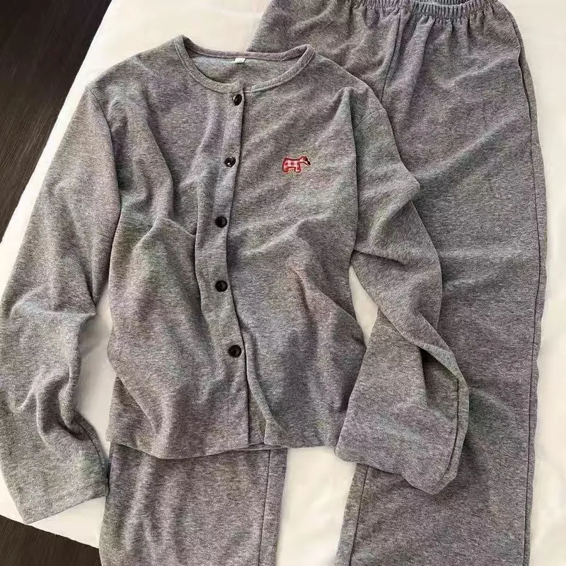 Usine source/Stock disponible*Best-seller Pyjama femme en velours allemand automne-hiver, gilet brodé, manches longues, pantalon long, col rond, tenue d'intérieur · Grossiste · OEM · Mondial
