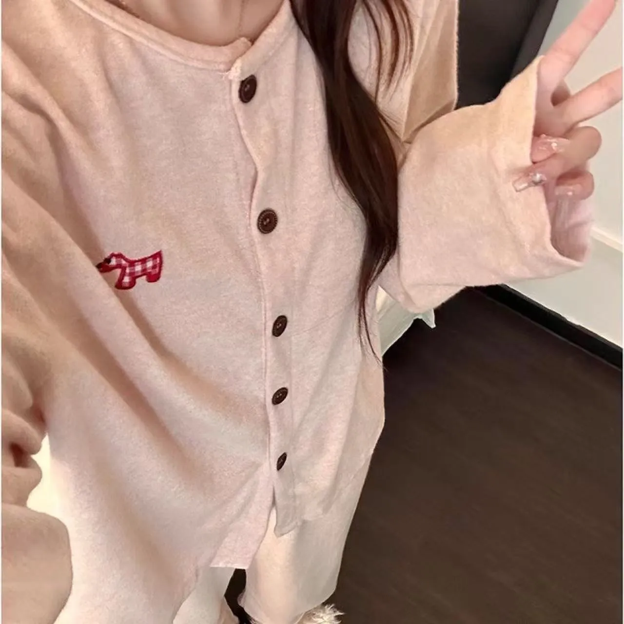 소스 공장/현물*히트 상품 더블벨벳 가을겨울 잠옷 여성 카디건 자수 긴팔 긴바지 라운드넥 홈웨어 · 도매 · OEM · 전 세계 배송 - Detail 16