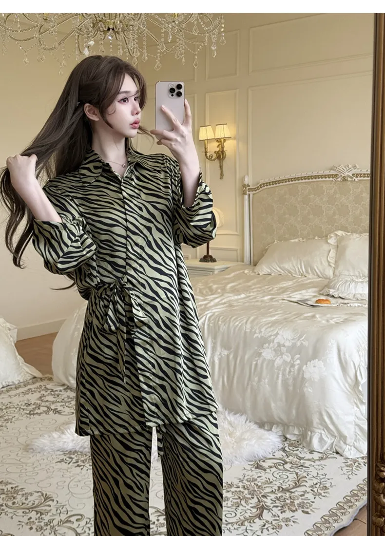 Victoria-Style Western Ice Silk Pajama Set, Zebra Print Long Sleeve Premium Spring/Autumn Loungewear, Wearable Outside · Wholesale · OEM · Worldwide Shipping - Detail 1