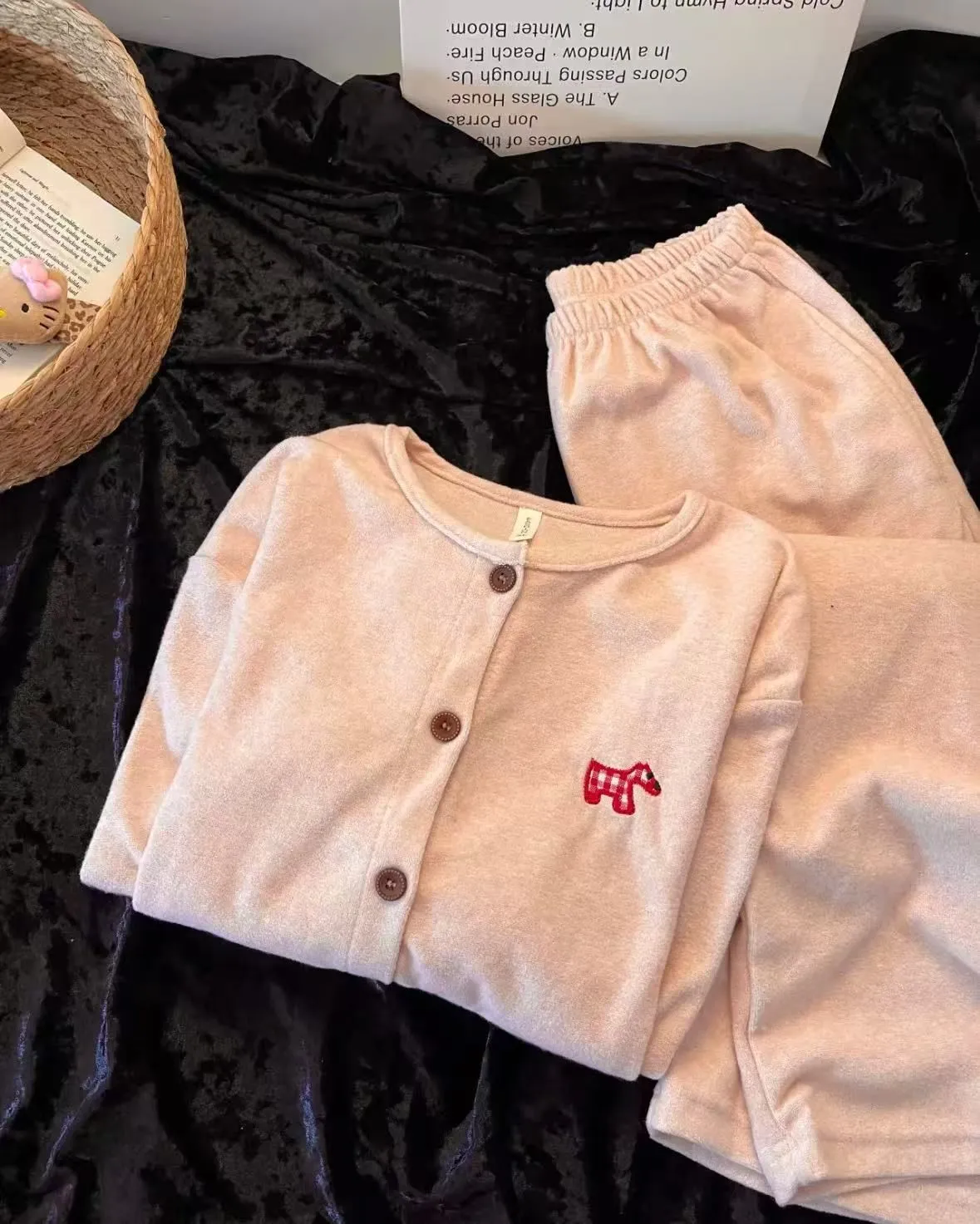 刺繍犬 パジャマ レディース 秋冬 リブ ドイツベルベット 丸首 かわいい 暖かい 韓国風 部屋着 2点セット · 卸売 · OEM · 世界へ発送 - Detail 9