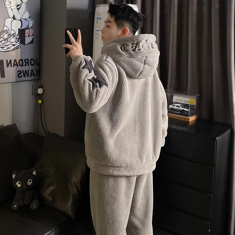 Piyama Pria Model Baru Musim Gugur Musim Dingin Berbulu Tebal dengan Resleting Longgar Flanel Set Pakaian Rumah Dua Potong · Grosir · OEM · Pengiriman Global - View 1