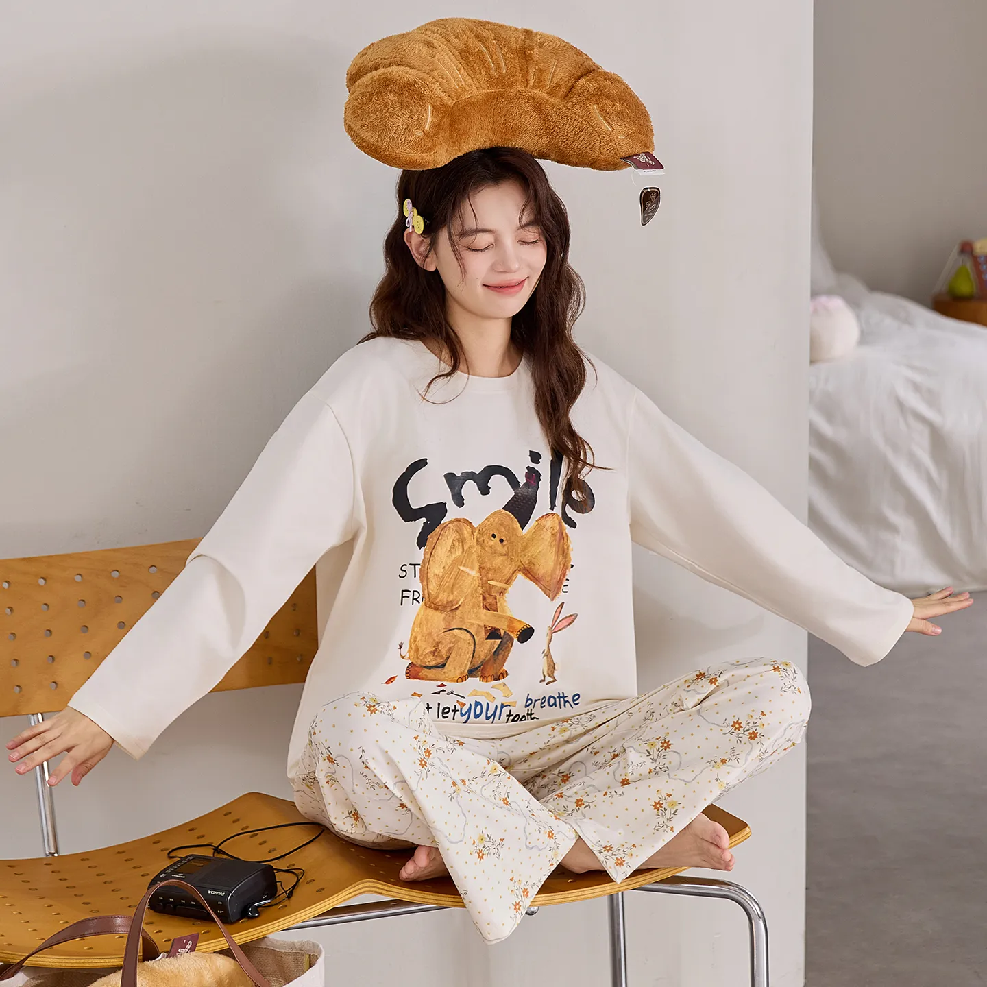 가을 신상품 순면 라운드넥 여성 긴팔 스트레이트 와이드 팬츠 세트 · 도매 · OEM · 전 세계 배송 - View 2