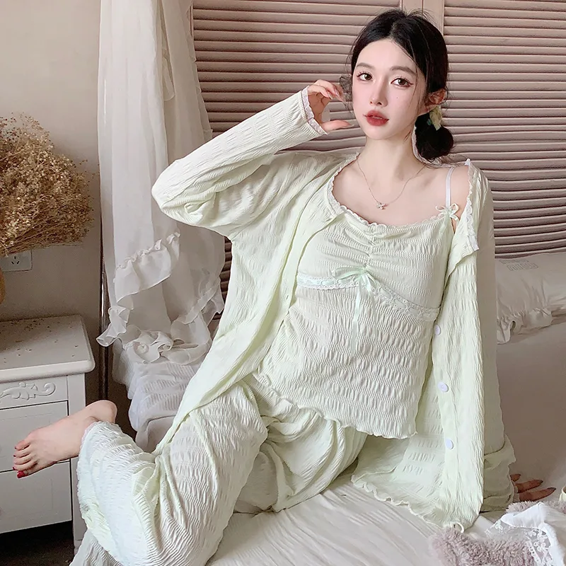Baru Piama Wanita Musim Semi Gugur Seksi dengan Bantalan Dada Camisole Lengan Panjang Manis Set Tiga Potong Bisa Dipakai Luar Set Pakaian Rumah · Grosir · OEM · Pengiriman Global