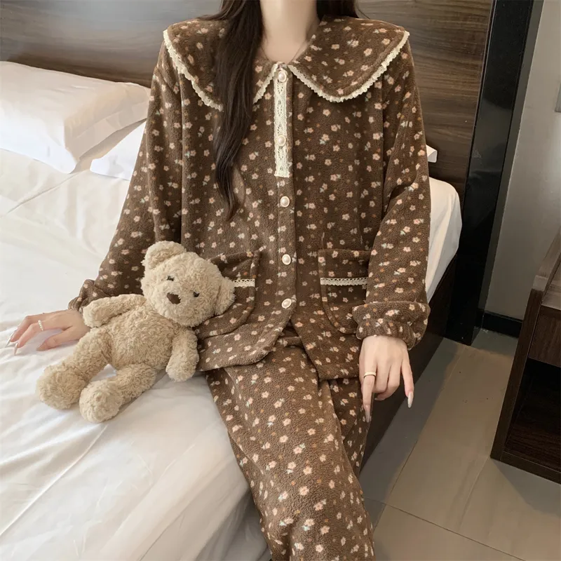 320 gram Velvet Bayberry Musim Dingin Coral Fleece Piyama Wanita Cardigan Kancing Bisa Dipakai di Luar Set Pakaian Rumah · Grosir · OEM · Pengiriman Global - View 1