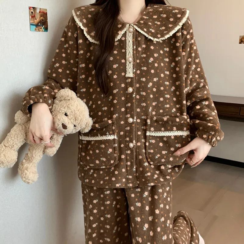 320 gram Velvet Bayberry Musim Dingin Coral Fleece Piyama Wanita Cardigan Kancing Bisa Dipakai di Luar Set Pakaian Rumah · Grosir · OEM · Pengiriman Global - View 4