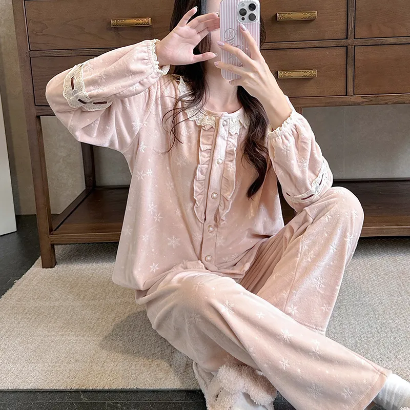 320 gram Velvet Bayberry Musim Dingin Coral Fleece Piyama Wanita Cardigan Kancing Bisa Dipakai di Luar Set Pakaian Rumah · Grosir · OEM · Pengiriman Global - Detail 9
