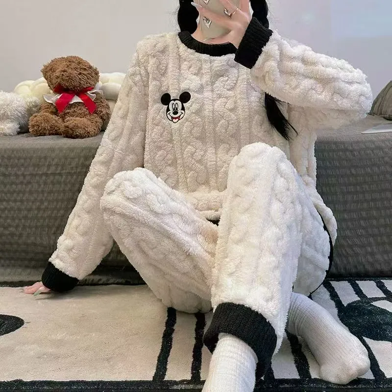 칼 220g 자카드 플리스 카툰 자수 파자마 여성 가을 겨울 따뜻한 외출 가능 홈웨어 세트 · 도매 · OEM · 전 세계 배송 - View 4