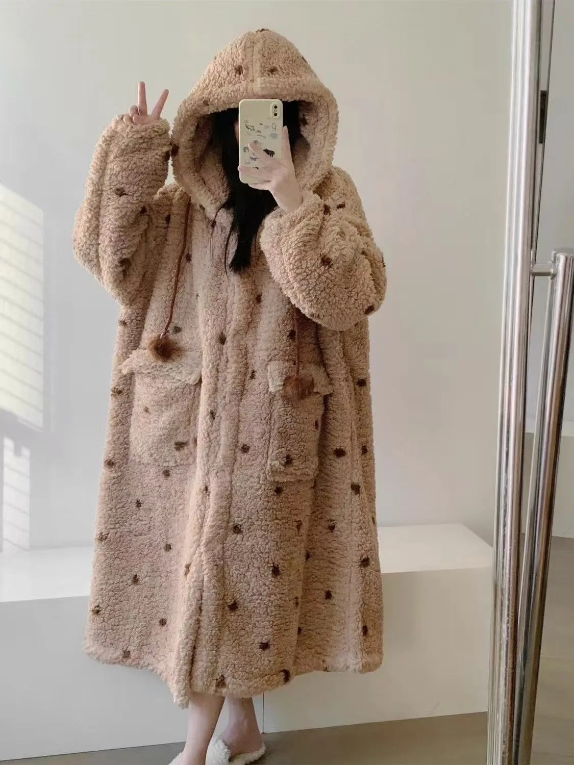 Source factory/live hot winter cartoon robe warm cute winter coral fleece thickened homewear · Wholesale · OEM · Worldwide Shipping - Detail 6