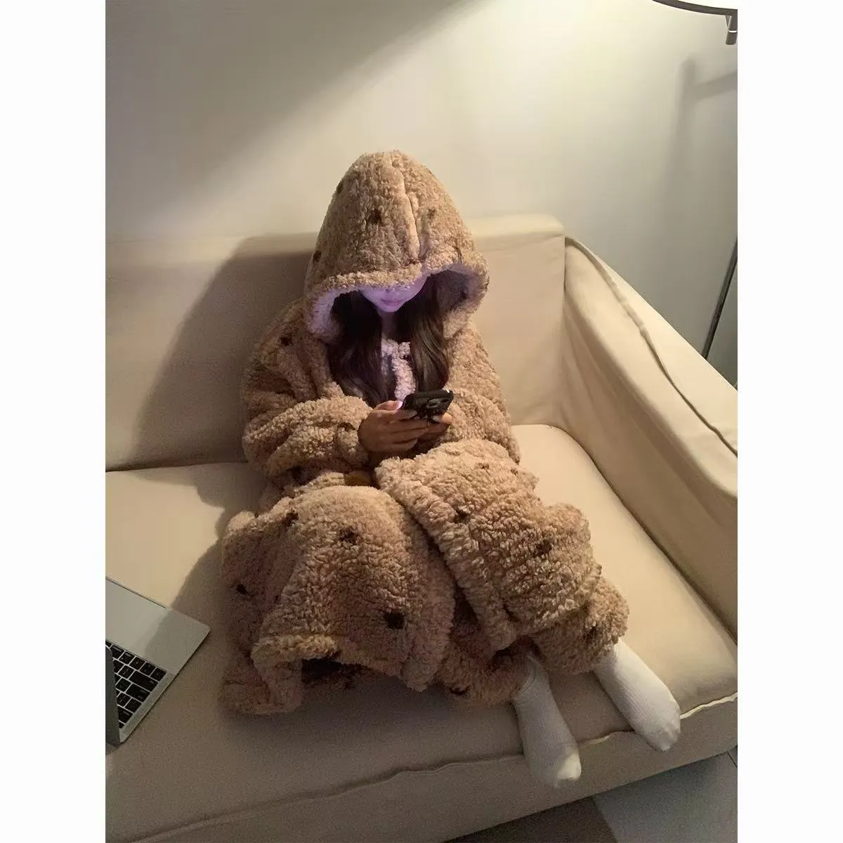 Source factory/live hot winter cartoon robe warm cute winter coral fleece thickened homewear · Wholesale · OEM · Worldwide Shipping - View 4