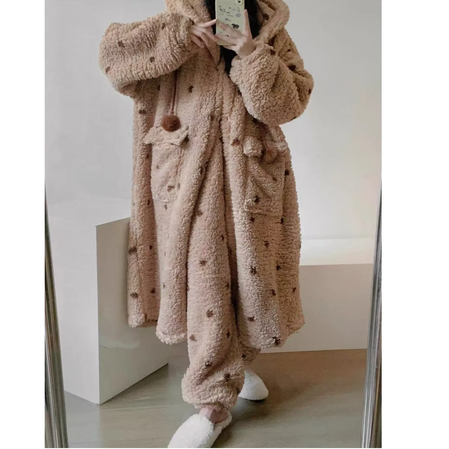 Source factory/live hot winter cartoon robe warm cute winter coral fleece thickened homewear · Wholesale · OEM · Worldwide Shipping - View 3