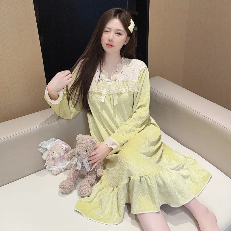 Shuimeifu French Elegant Palace Style Island Velvet Nightdress Women Autumn Winter Sweet Gentle High-End Homewear · Wholesale · OEM · Worldwide Shipping - View 1