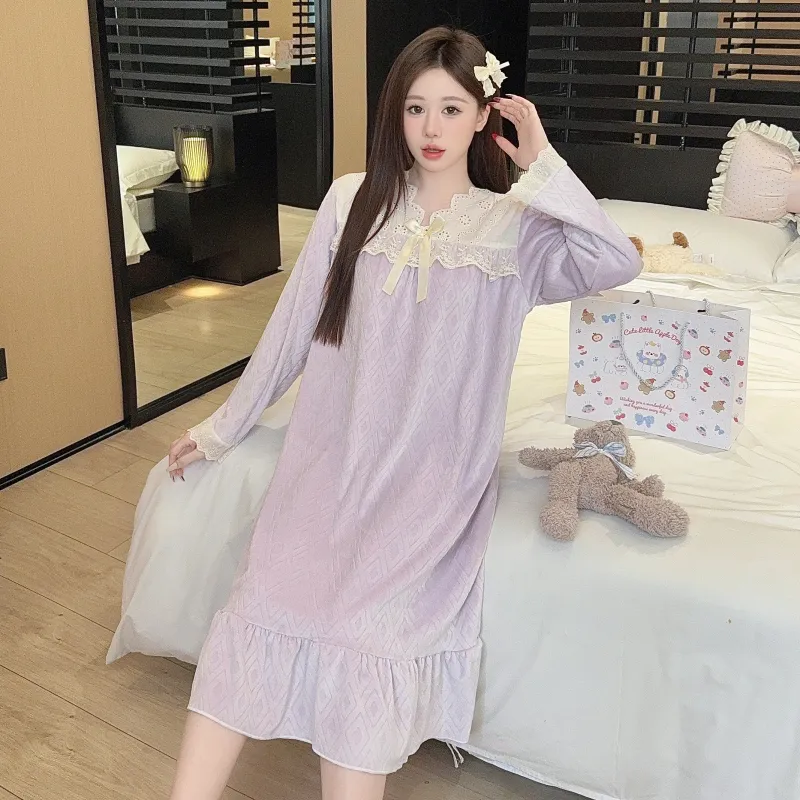 Shuimeifu French Elegant Palace Style Island Velvet Nightdress Women Autumn Winter Sweet Gentle High-End Homewear · Wholesale · OEM · Worldwide Shipping - View 2