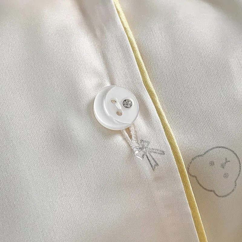 아이스 실크 더블 롱 편안한 프리미엄 파자마 애프리콧 곰 머리 리본 큐트 심플 홈웨어 · 도매 · OEM · 전 세계 배송 - Detail 2