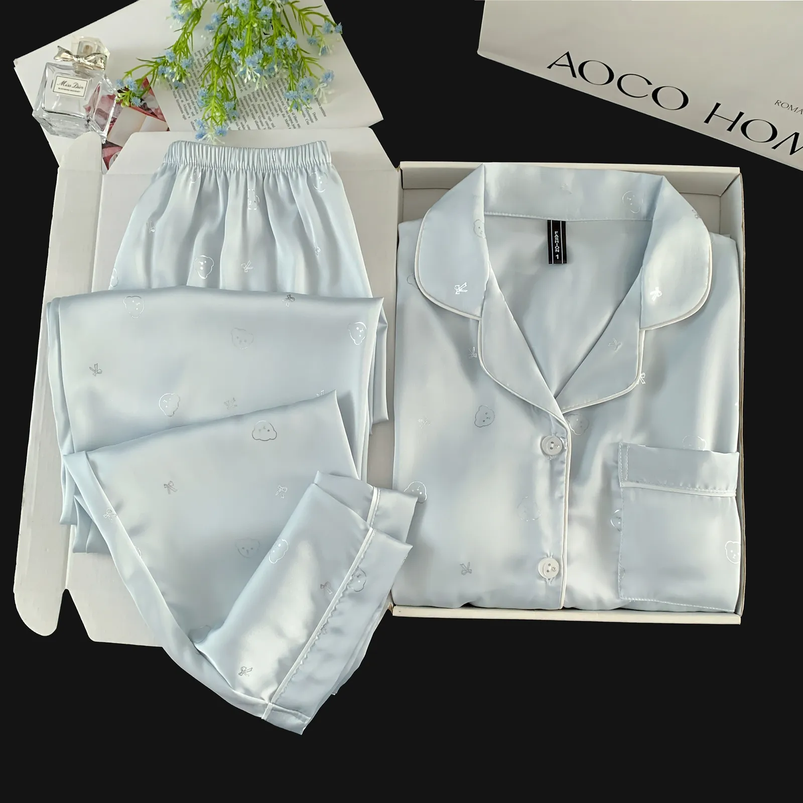 Ensemble pyjama en soie glacée manches longues et pantalon long, tête d'ours bleu, vêtement d'intérieur mignon et minimaliste · Grossiste · OEM · Mondial - Detail 12