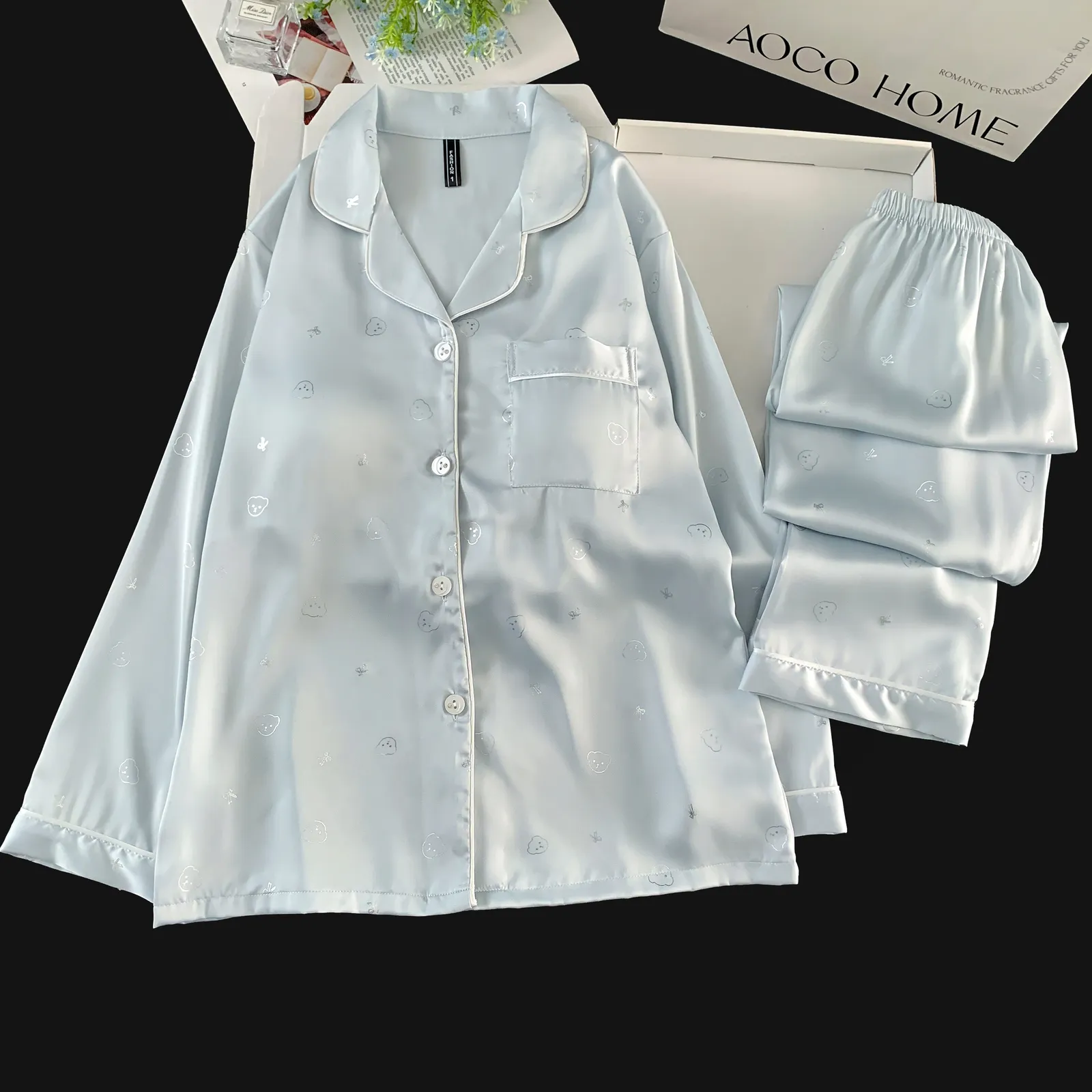 Set Piama Ice Silk Lengan Panjang Celana Panjang, Kepala Beruang Biru, Loungewear Minimalis Lucu · Grosir · OEM · Pengiriman Global