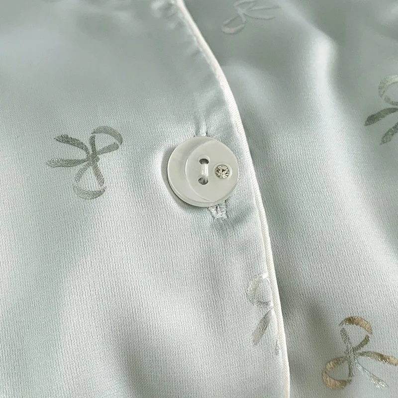 Pyjama Soie Glacée Double Long Confortable Haut de Gamme Bleu Argenté Petit Nœud Mignon Sucré Vêtement Maison · Grossiste · OEM · Mondial - Detail 2