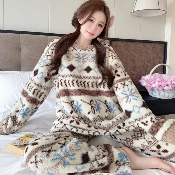 Pyjama femme en velours double face Sleep Beauty, loisirs d'automne et d'hiver, rayures, grande taille, 250 jin, tenue d'intérieur pour femmes rondes, portable à l'extérieur · Grossiste · OEM · Mondial - Detail 2