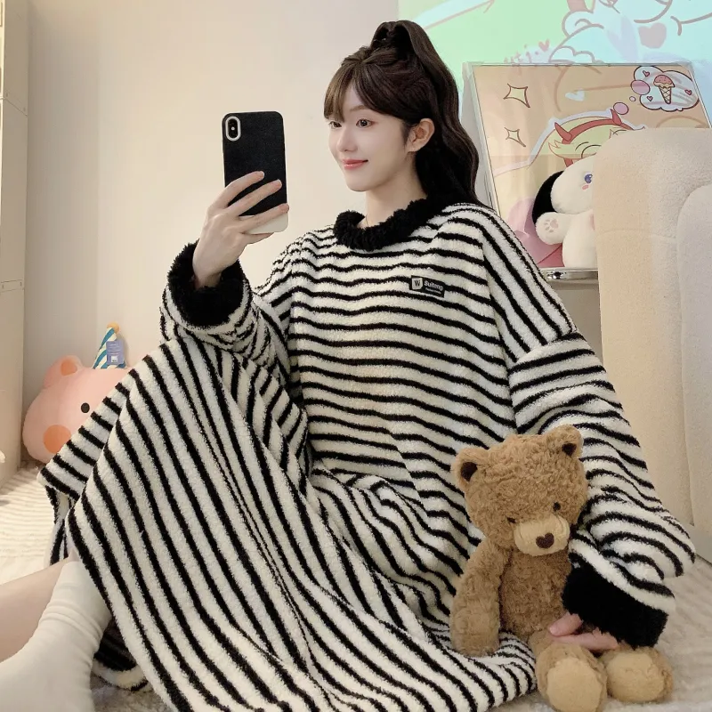 Yidiemeng Winter Half-Side Velvet Sweet Princess Style Long Sleeve Mid-Length Nightdress Plus Size Homewear Fits Up to 110kg · Wholesale · OEM · Worldwide Shipping - View 1