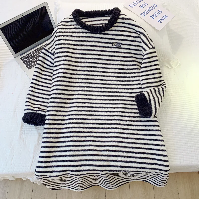 Yidiemeng Winter Half-Side Velvet Sweet Princess Style Long Sleeve Mid-Length Nightdress Plus Size Homewear Fits Up to 110kg · Wholesale · OEM · Worldwide Shipping - View 4